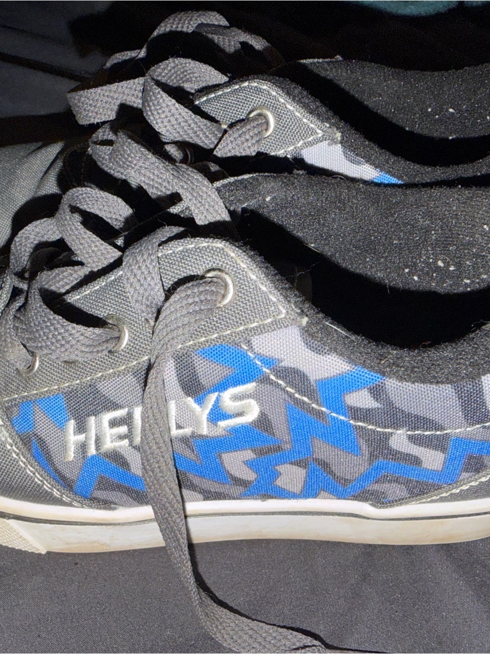 Heelys Gray and Blue Zigzag Canvas Skate Shoes